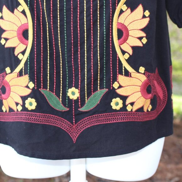 Skies Are Blue Women's Black Sunflower Embroidered Tunic Top Size XS - Picture 3 of 8